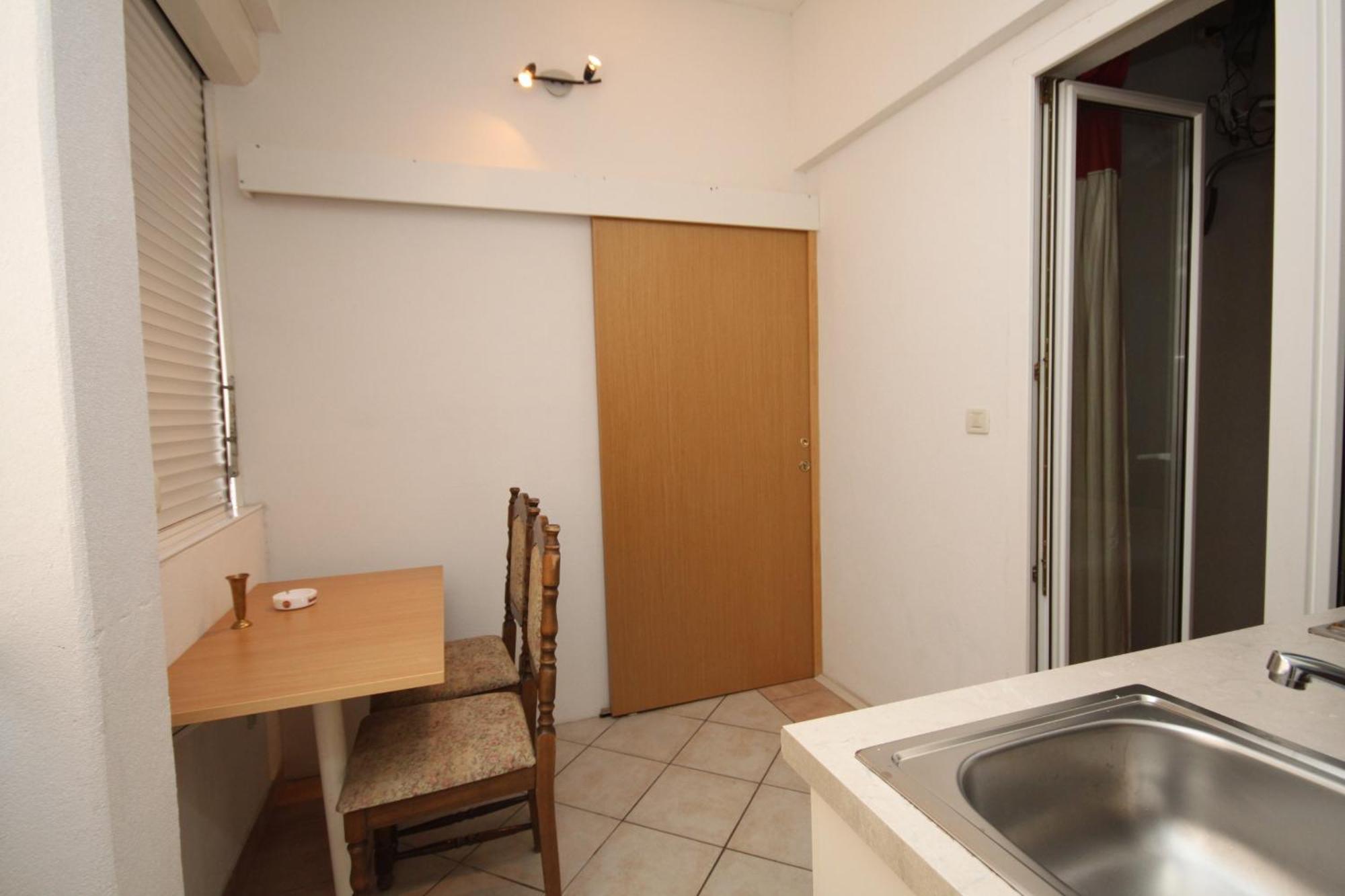 Apartments With A Parking Space Makarska - 6693 Bilik gambar