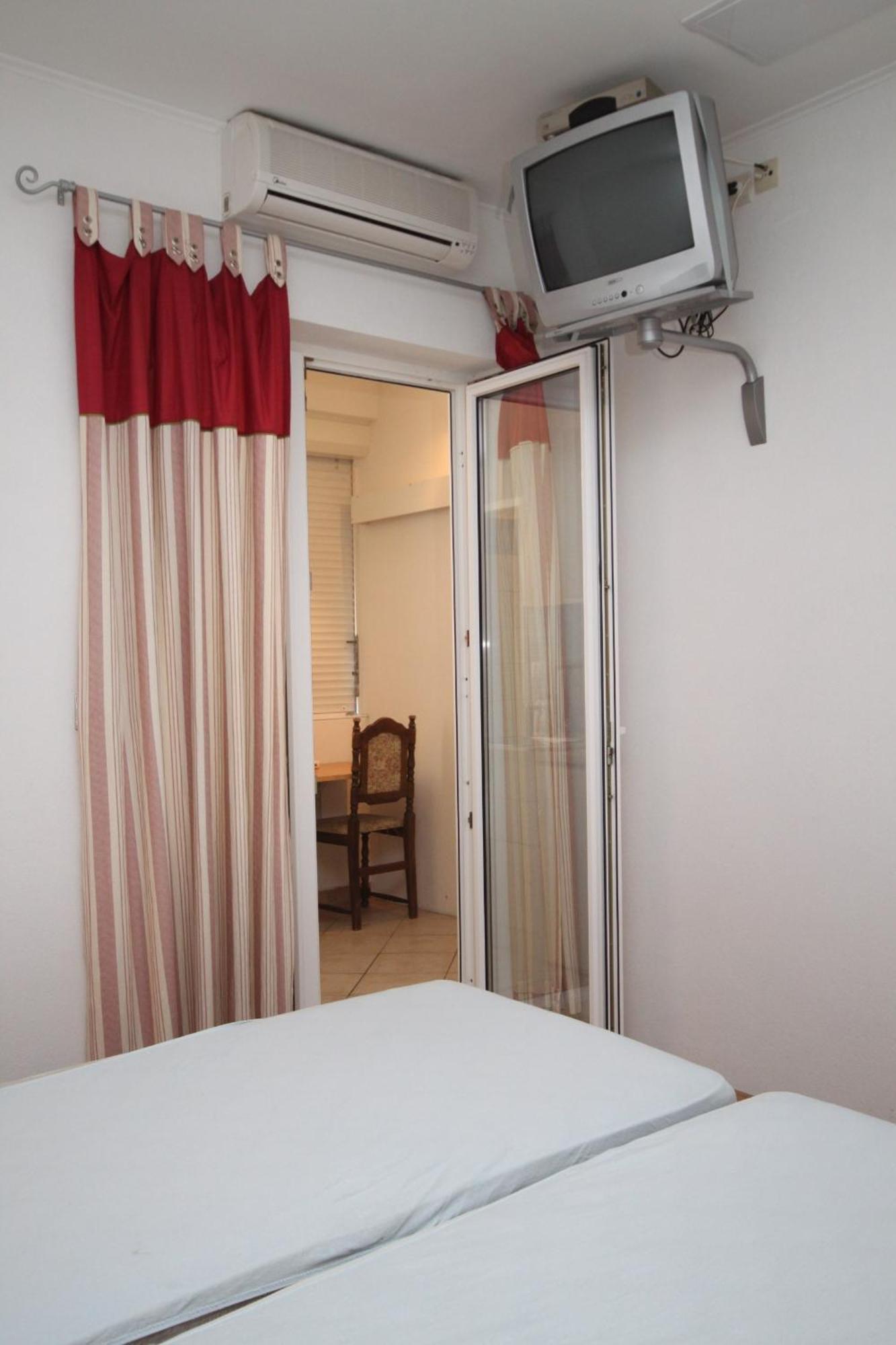 Apartments With A Parking Space Makarska - 6693 Bilik gambar